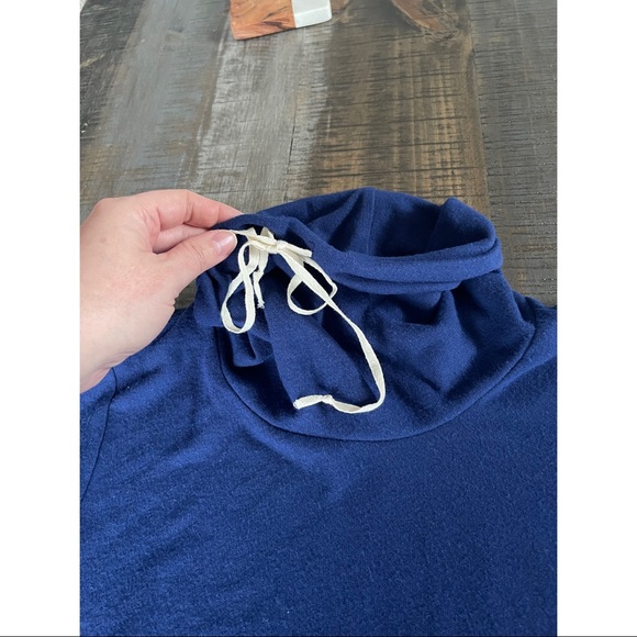 Blue Sweater - Picture 3 of 5